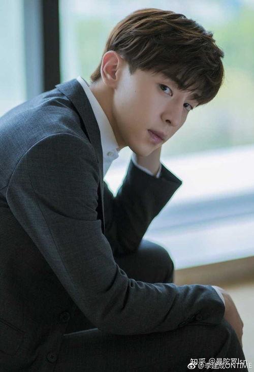 邓伦图片,光影交织下的魅力演绎